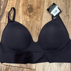 Black new Maidenform seamless lift wireless bra in size Large L DD